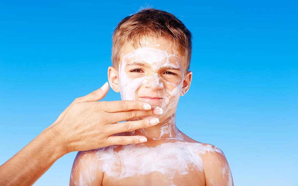 apply wet sunscreen