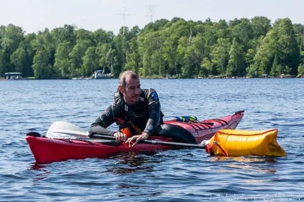 picture of a paddle float rescue