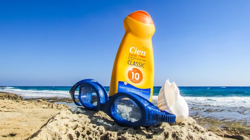 Read more about the article How To Choose Sunscreen: Complete Sun Safety Guide