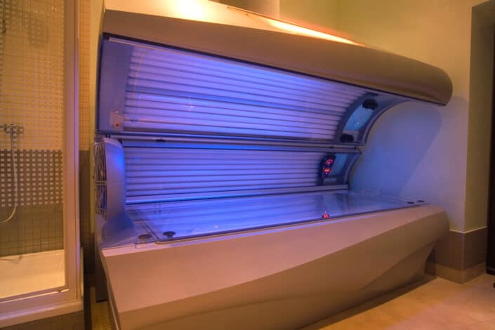 Indoor tanning machine